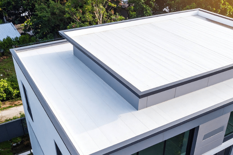 flat roof vs pitched roof (1)
